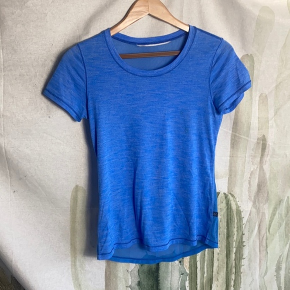 Lululemon short sleeve sheer back top 🌵6
